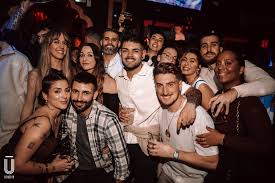 Pack despedida soltero Sevilla todo incluido con actividad cena y discoteca